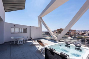 Torre G Luxury Penthouse - Jacuzzi and Parking car